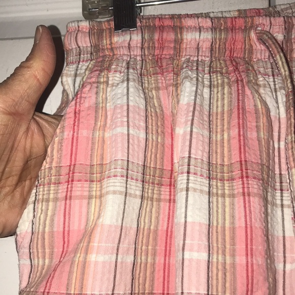 Women’s Plaid Seersucker Capris - Picture 4 of 7